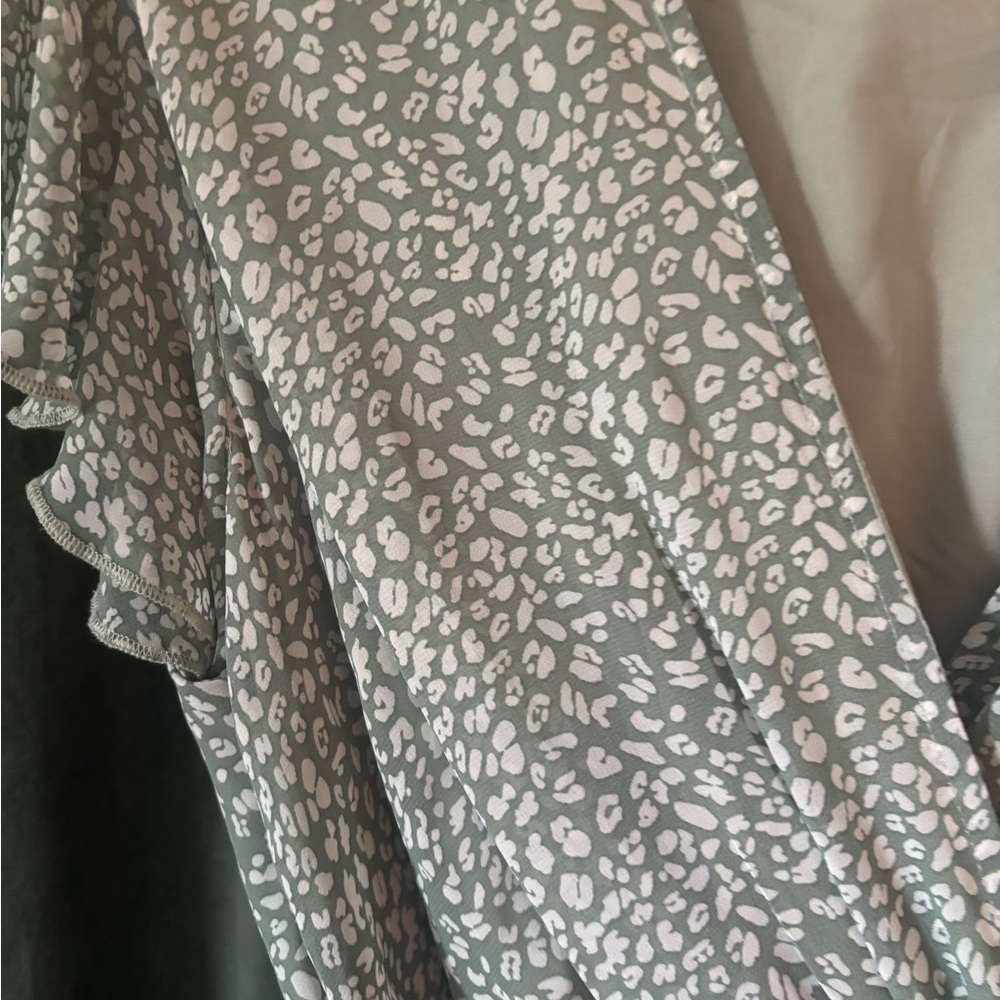 Green Wrap Tiered Midi Sundress - Picture 3 of 4